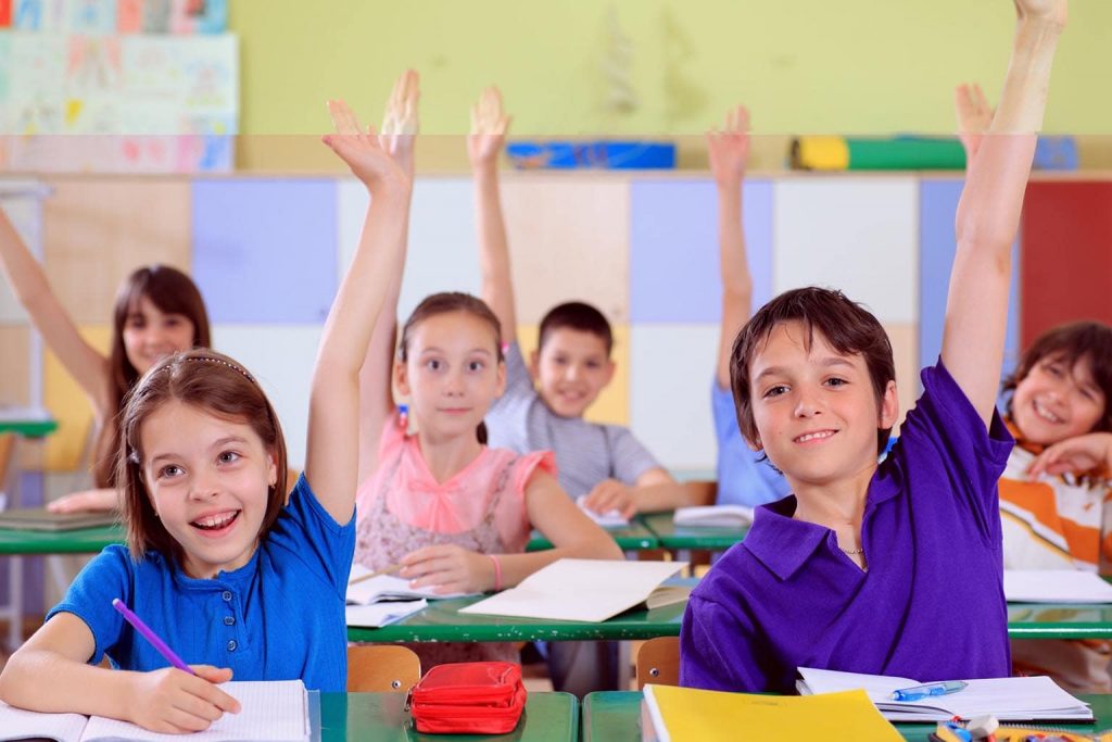 Çocuklar oyunla İngilizce öğreniyor